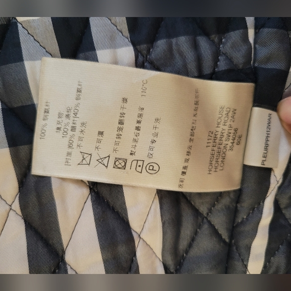 Burberry trench coat with movable vest - Picture 15 of 15